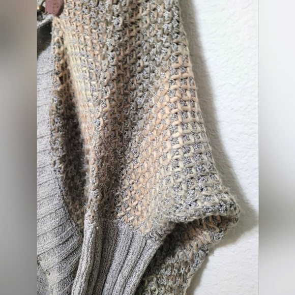 Simply Noelle Hooded Knit Sweater - Picture 3 of 6